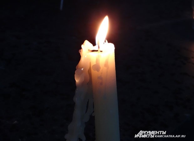 Свеча — главный символ акции