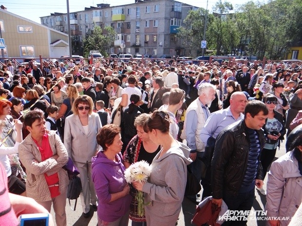 На линейках в Петропавловске было не протолкнуться.