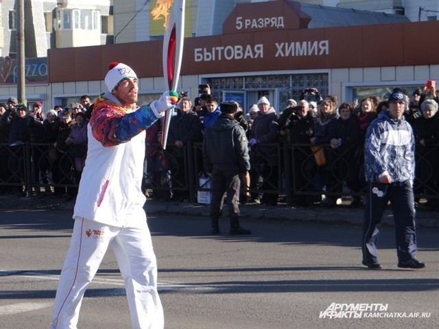Годерзи Капанадзе с факелом.
