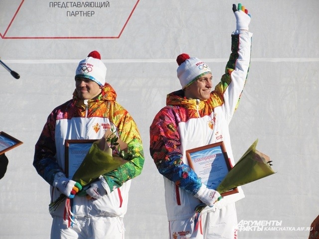 Награждение паралимпийского чемпиона Романа Дубового и сурдлимпийца Руслана Лебедева.