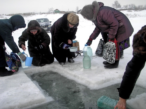 В речке Яе святой воды на всех хватит