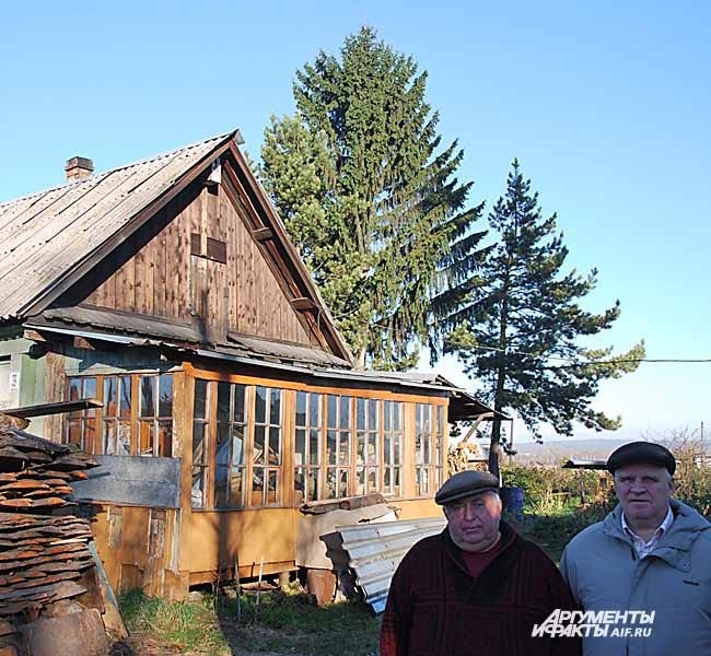 Тальжино. Борис Гросбейн (слева)