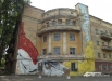 Только жители дома по ул. Севастопольская, 5 знают, что означают эти странные фрески