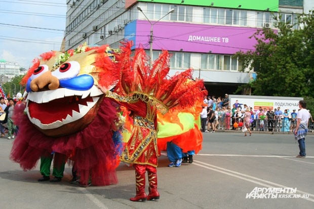 В карнавале принимали участие и разные народности, проживающие на территории Красноярска