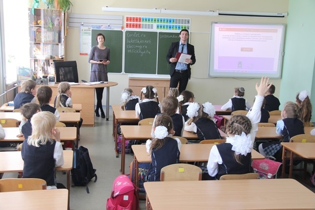 Уроки о пользовании Всемирной паутиной прошли уже во многих городах страны, а прямо сейчас идут в нижегородских школах. На днях тематическое занятие состоялось в школе №102.