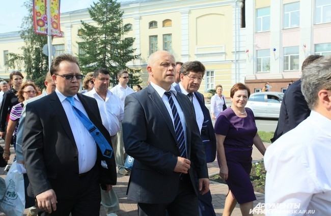 Открытие выставки не обошлось без присутствия мэра Вячеслава Двораковского и губернатора Виктора Назарова.