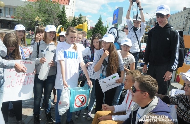 Некоторых курильщиков приходилось уговаривать расстаться с пагубной привычкой.