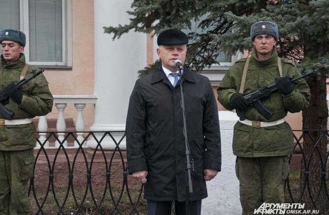 В Омске открыли памятник Сергею Манякину.
