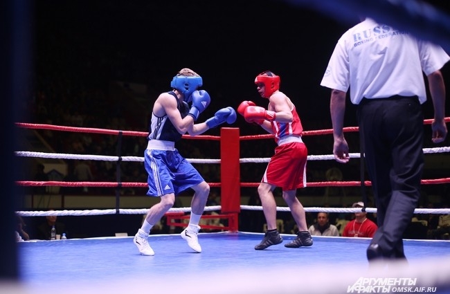 В весовой категории до 56 килограммов чемпионом стал двукратный чемпион мира среди военнослужащих, омич Зинат Жандыбаев, выступавший за сборную России.