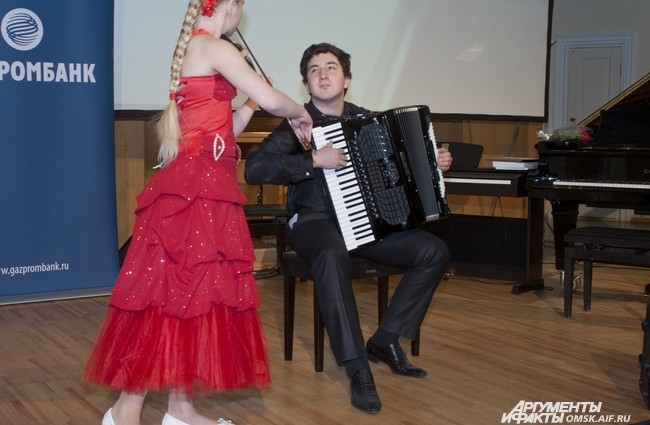 Благотворительный мастер-класс Дмитрия Маликова состоялся 18 ноября в Омске под названием «Уроки музыки».  