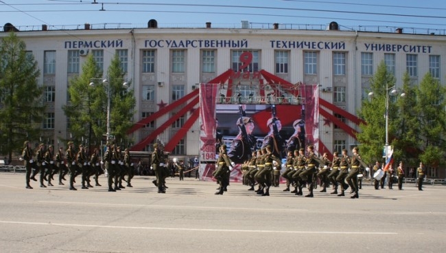 Строевое дефиле от Пермского военного института