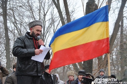 организатор митинга атаман Павел Сериков