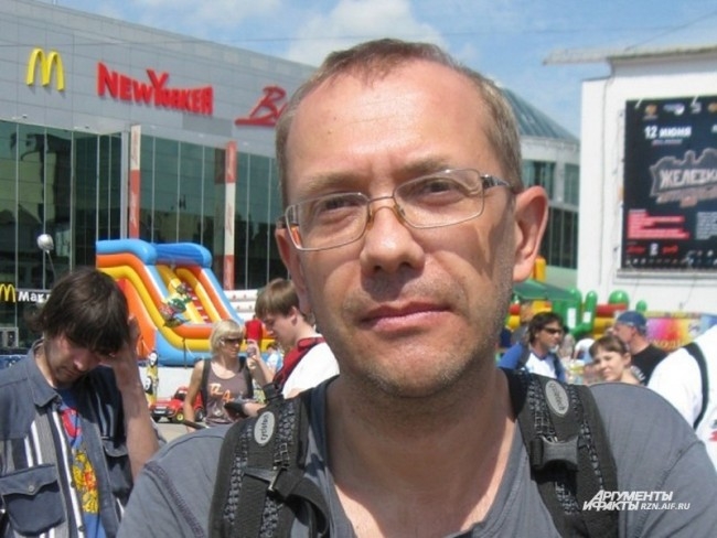 Роль экскурсовода по исчезающей Рязани взял на себя кандидат исторических наук, заместитель директора Государственного Рязанского архива Дмитрий Филиппов