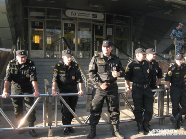 Полиция охраняет порядок на мусульманском празднике
