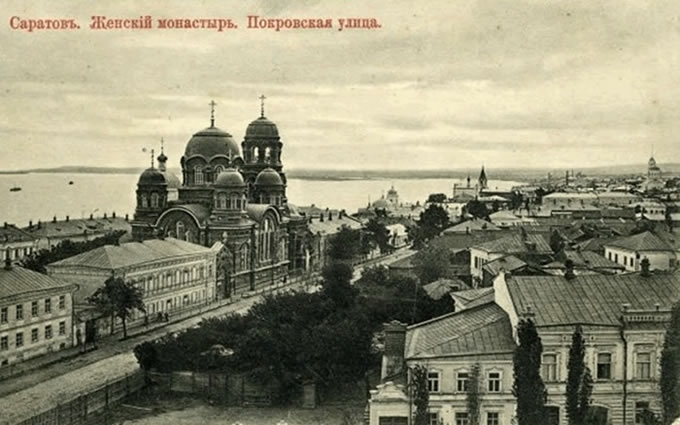 Вид в сторону Словакии с колокольни троицкого собора. Словакия на месте монастыря.