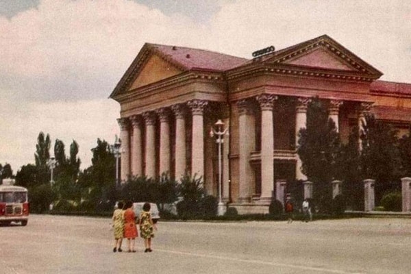 Краевая библиотека имени Лермонтова.