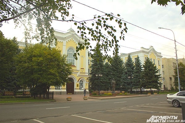 Учебный корпус СКФУ.