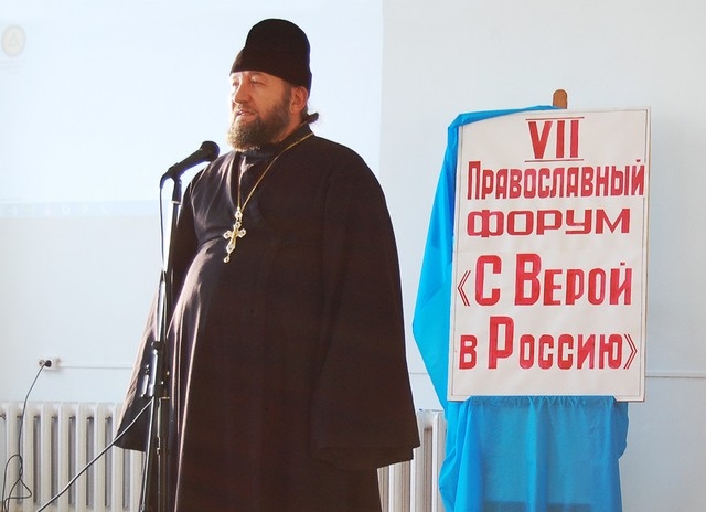 Настоятель Церкви «Богоматери Всех скорбящих радость» отец Геннадий.