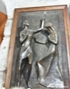 Католическая скульптура Марии Магдалины, и пределы, принадлежащие различным конфессиям.