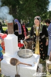 Всем желающим демонстрировался способ приготовления курута – кисломолочного продукта, представляющее собой нечто среднее между молодым сыром и сухим творогом.