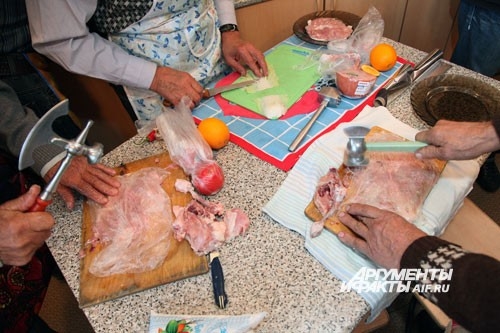 Молотки для отбивания мяса выглядят внушительно
