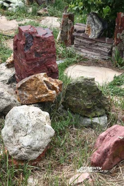 В музее Маторы собраны камни разных пород, различных габаритов и цветов.