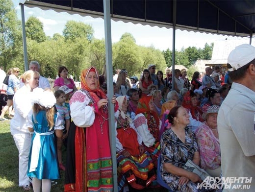 зрители и участники фестиваля