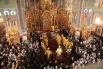 Сразу же после освящения храма Патриарх Кирилл совершил крестный ход и провел литургию.