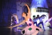 Весь спектакль актеры-студенты исполняют балетные па не хуже профессионалов из театров Москвы и Петербурга. 