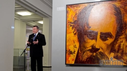 Президент Украины Виктор Янукович в Музее Тараса Шевченко в Каневе 