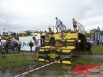 Экстремалы перепрыгивали одну из преград забега