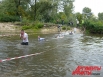 Участники спешили поскорее выбраться из холодной воды