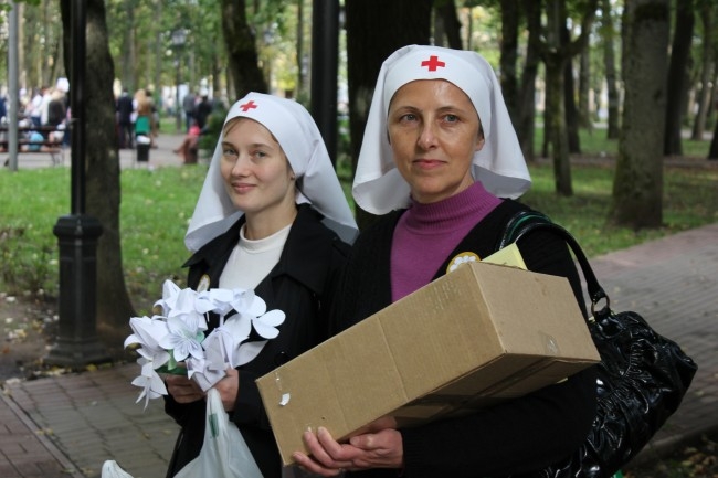 В Смоленске прошла крупномасшабная благотворительная акция "Белый цветок".