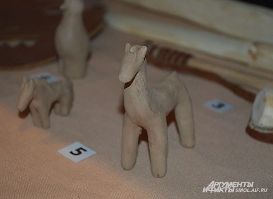 Деревянные игрушки в Средние века - вовсе не признак трудного детства