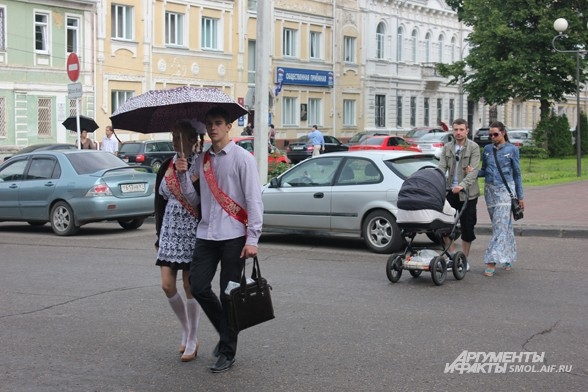 В Смоленских школах прозвучали последние звонки
