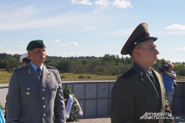 Русский и германский солдаты// Russian and German soldiers