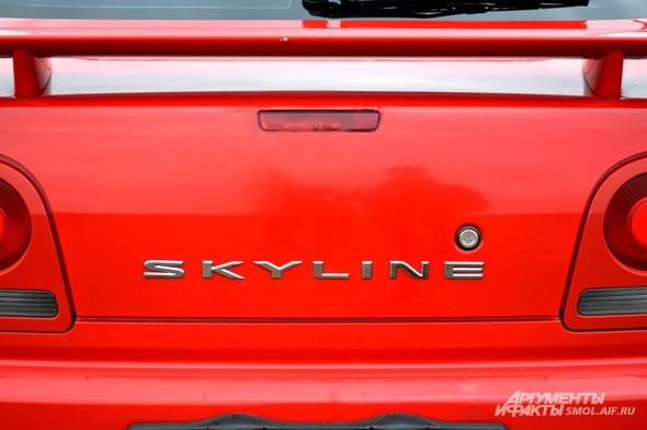 Еще один культовый автомобиль: Nissan Skyline. Прославился, как Mazda RX 7, благодаря «Форсажу» и Need for Speed