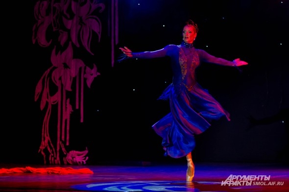 В прошлом году Анастасия Волочкова открыла в Смоленске детскую балетную школу.
