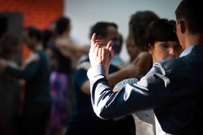 В выходные дни в ростовской школе танго проходят «милонги» - танго-вечеринки, когда все собираются не учиться, а просто танцевать.
