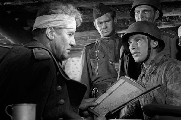 В 1959 году Николай Крючков исполнил роль харизматичного генерала в военной драме «Баллада о солдате». Эта картина в 1962-м получила премию Британской академии кино в номинации «лучший фильм».