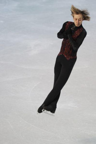 В декабре 2009 года Плющенко в восьмой раз стал чемпионом России, а в январе 2010-го выиграл чемпионат Европы в Таллине, побив собственный мировой рекорд по оценке за короткую программу – 91,30.
