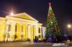 Открытие городской ёлки на центральной площади Ставрополя ознаменовалось концертами местных ансамблей, выступлением первых лиц края, а также праздничным фейерверком.