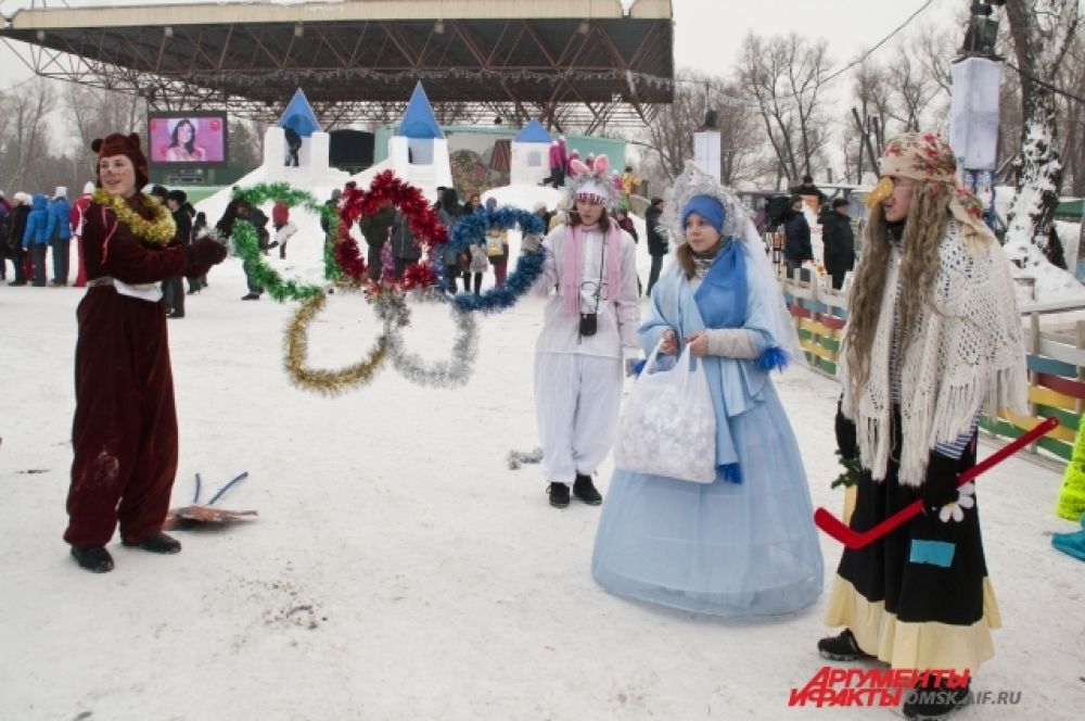 Главная городская ёлка открылась в Омске.