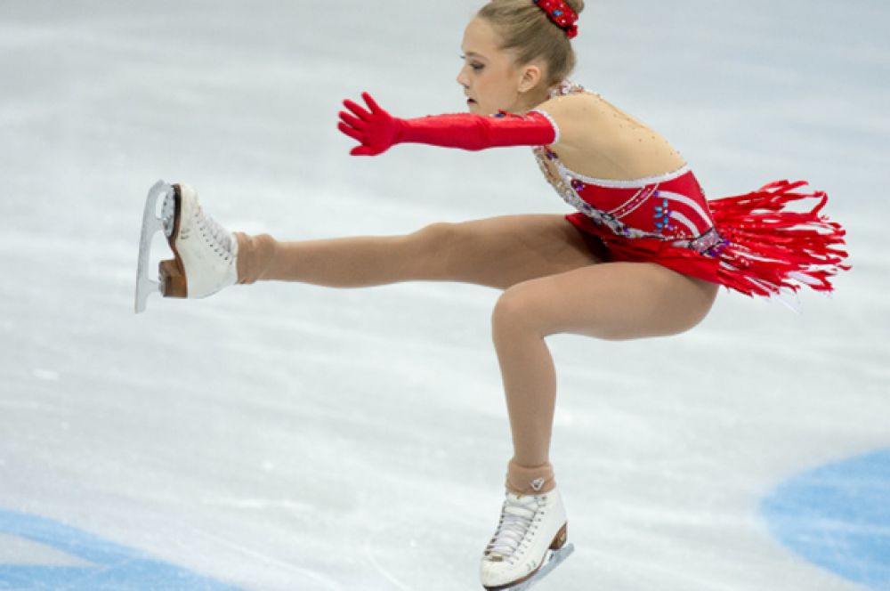 3-е место, Елена Радионова, 14 лет, победительница чемпионата мира среди юниоров 2012/13, серебряный призер чемпионата России 2012/13, победительница первенства России среди юниоров 2012/13, победительница финала юниорского Гран-при 2012/13.
