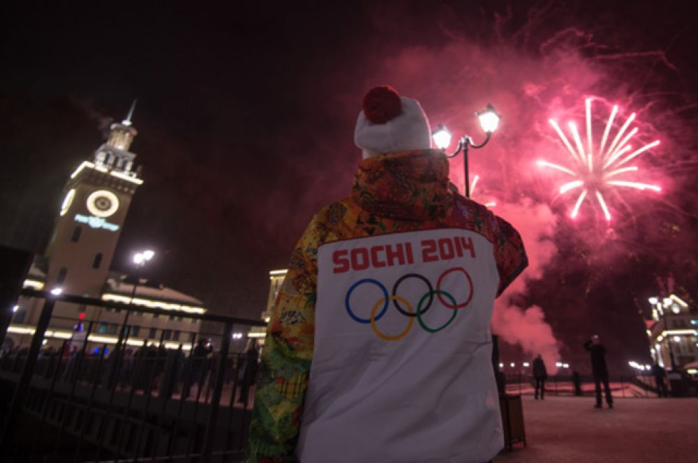 Празднование на главной площади гостиничного комплекса «Роза Хутор» в Красной Поляне, Сочи.