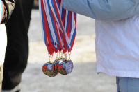 Медали с ошибкой не смутили многих участников Рождественского полумарафона.