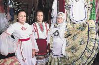 В швейном цехе села Чувашское Дрожжаное шили национальные костюмы для Универсиады в Казани.