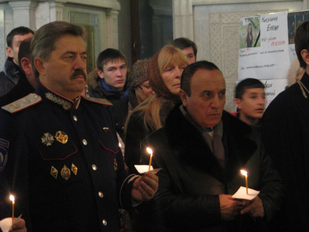 После терактов в Волгоград были направлены ростовские спасатели и спецтехника.
