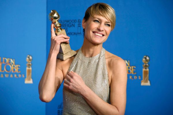 Среди других заметных наград – приз Робин Райт в номинации «Лучшая женская роль в драматическом сериале». Райт была отмечена за свою работу в политической драме «Карточный домик».