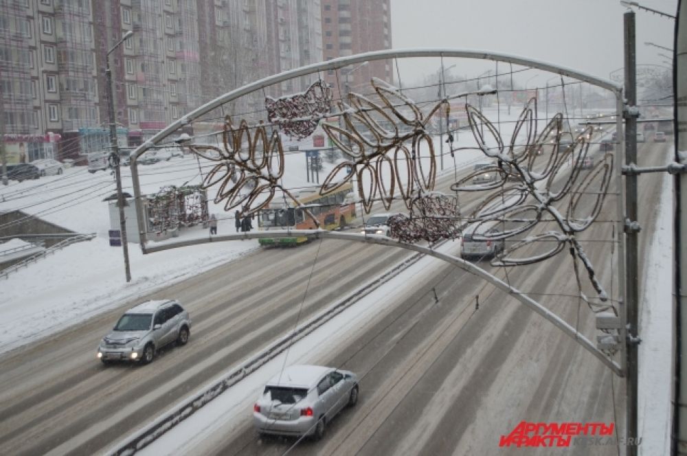 На дорогах города может сохраняться гололед и снежная каша.